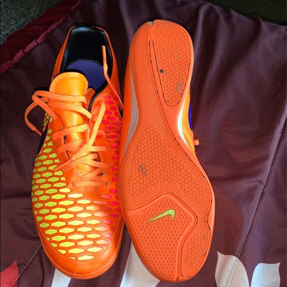 NIKE Men's Magista Onda IC Soccer Shoe - 651541 - Picture 4 of 5